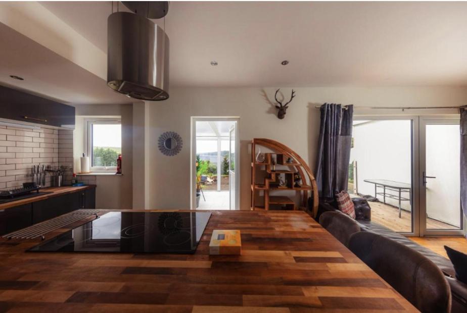 Luxury Cottage With Stunning Views Near Fairy Pools - School House 3 Carbost  Luaran gambar