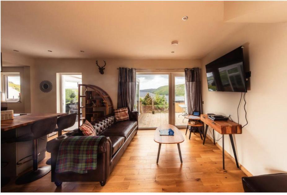 Luxury Cottage With Stunning Views Near Fairy Pools - School House 3 Carbost  Luaran gambar